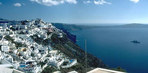 sanrtorin_pirgos3.jpg &copy;