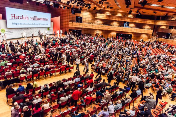 Lohnsteuer runter &copy;ÖGB-Verlag / Michael Mazohl